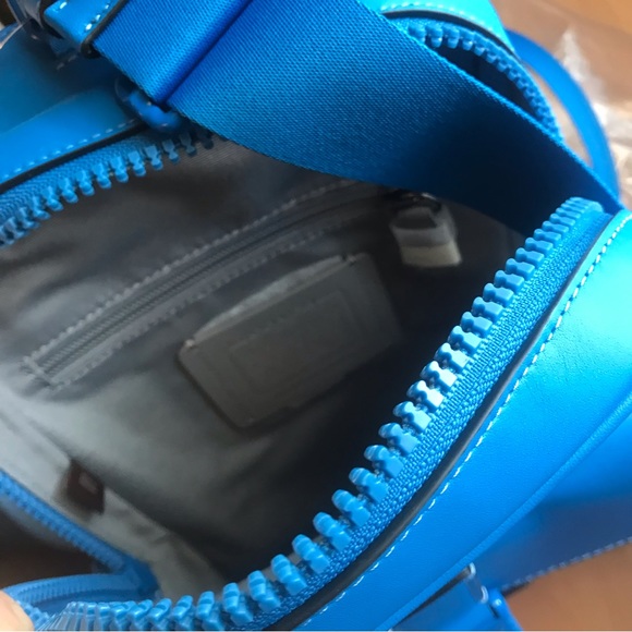 🥰 COACH Track Pack In Signature Canvas Gunmetal/Bright Blue - Picture 5 of 12